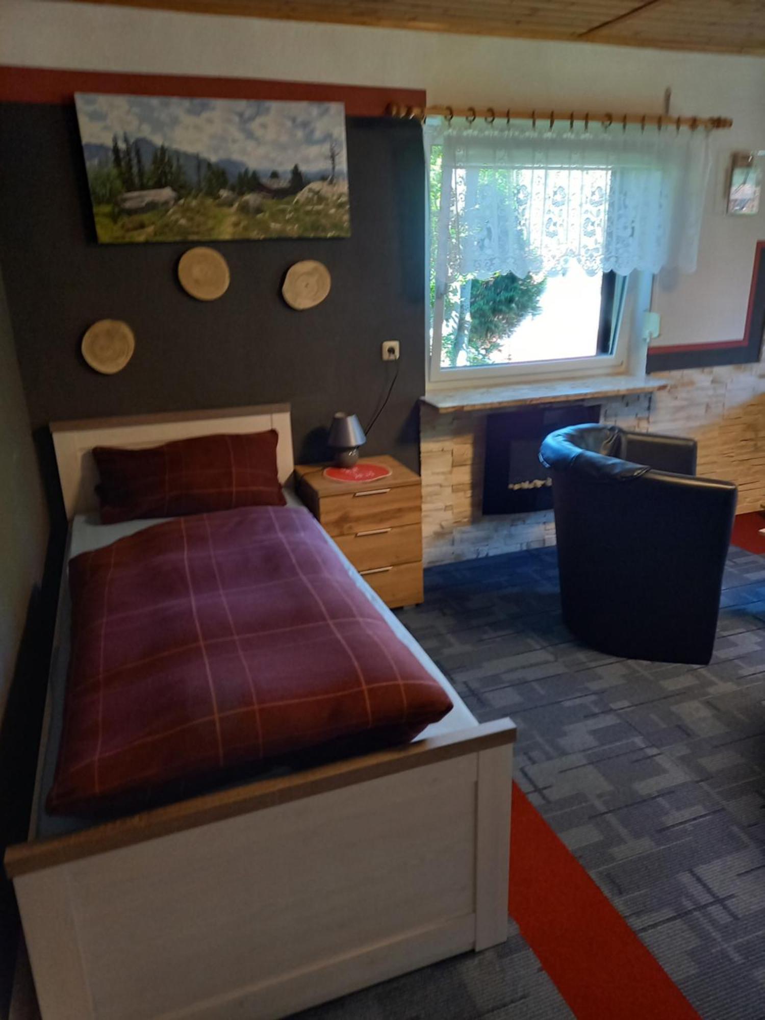Monteur- Und Ferienwohnung Waldrauschen Fehrenbach Kültér fotó