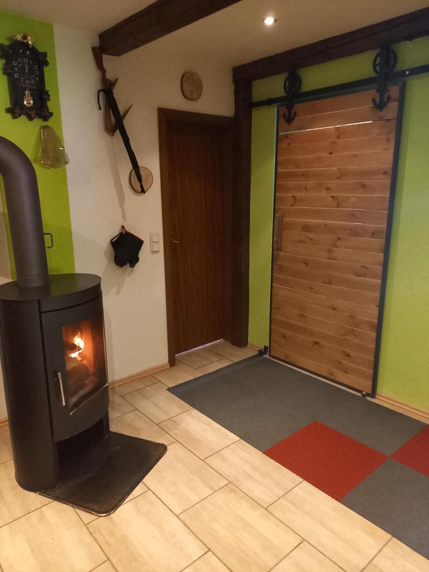 Monteur- Und Ferienwohnung Waldrauschen Fehrenbach Szoba fotó